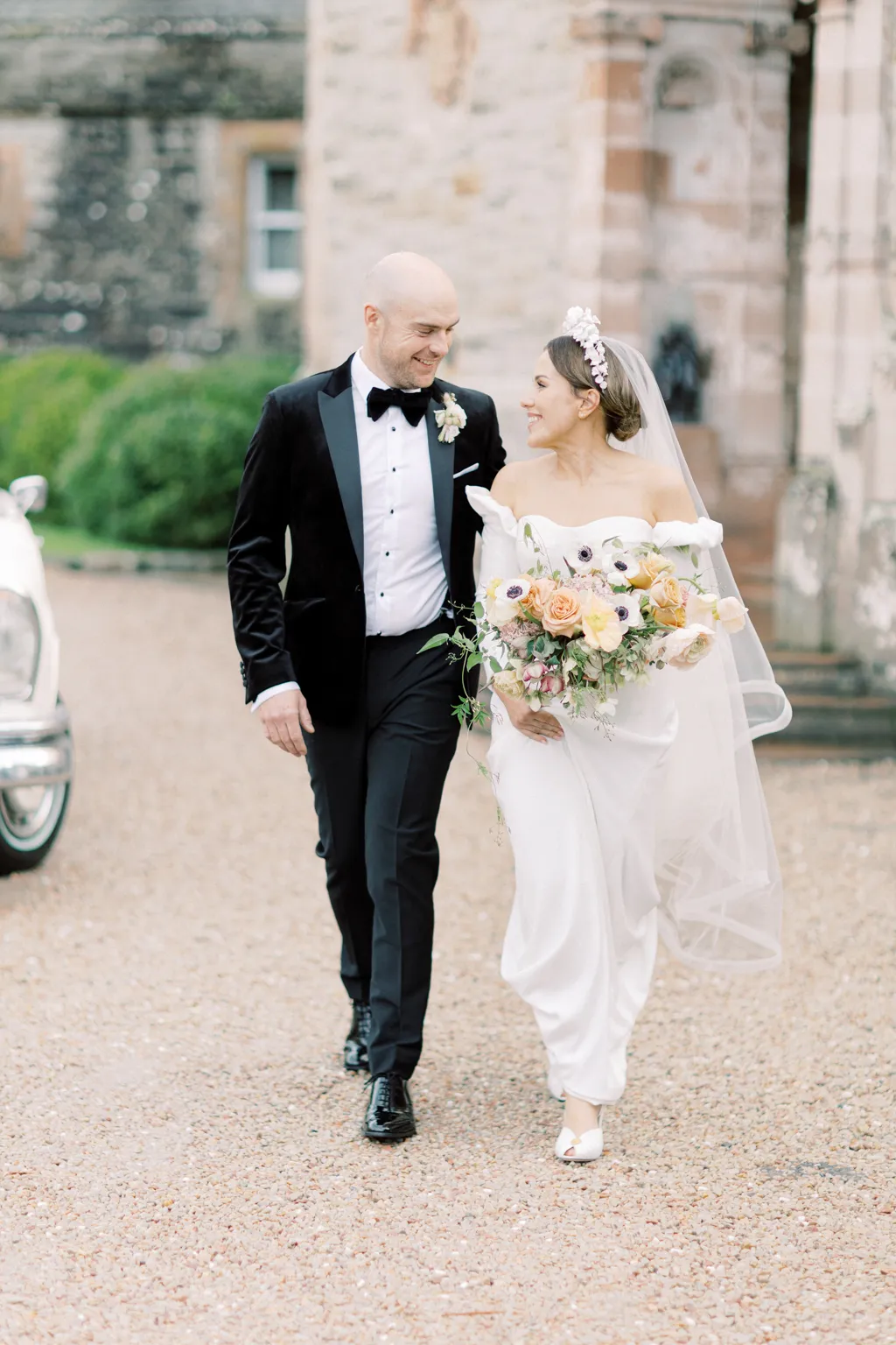 castlelesliewedding-copyrighthannahmckernanphotography-receptionafternoon-19-of-56 - Địa Điểm Tổ Chức Đám Cưới Tại Đà Nẵng — Hướng Dẫn Chọn Venue 2025 - C'est La Vie