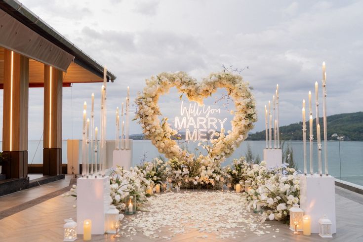 7d2a6aa010d8f6a44457b50f3248eef8 (1) - Cầu Hôn Hoàng Hôn Sân Thượng Tại Đà Nẵng — Setup Lãng Mạn Trên Tầng Cao - C'est La Vie