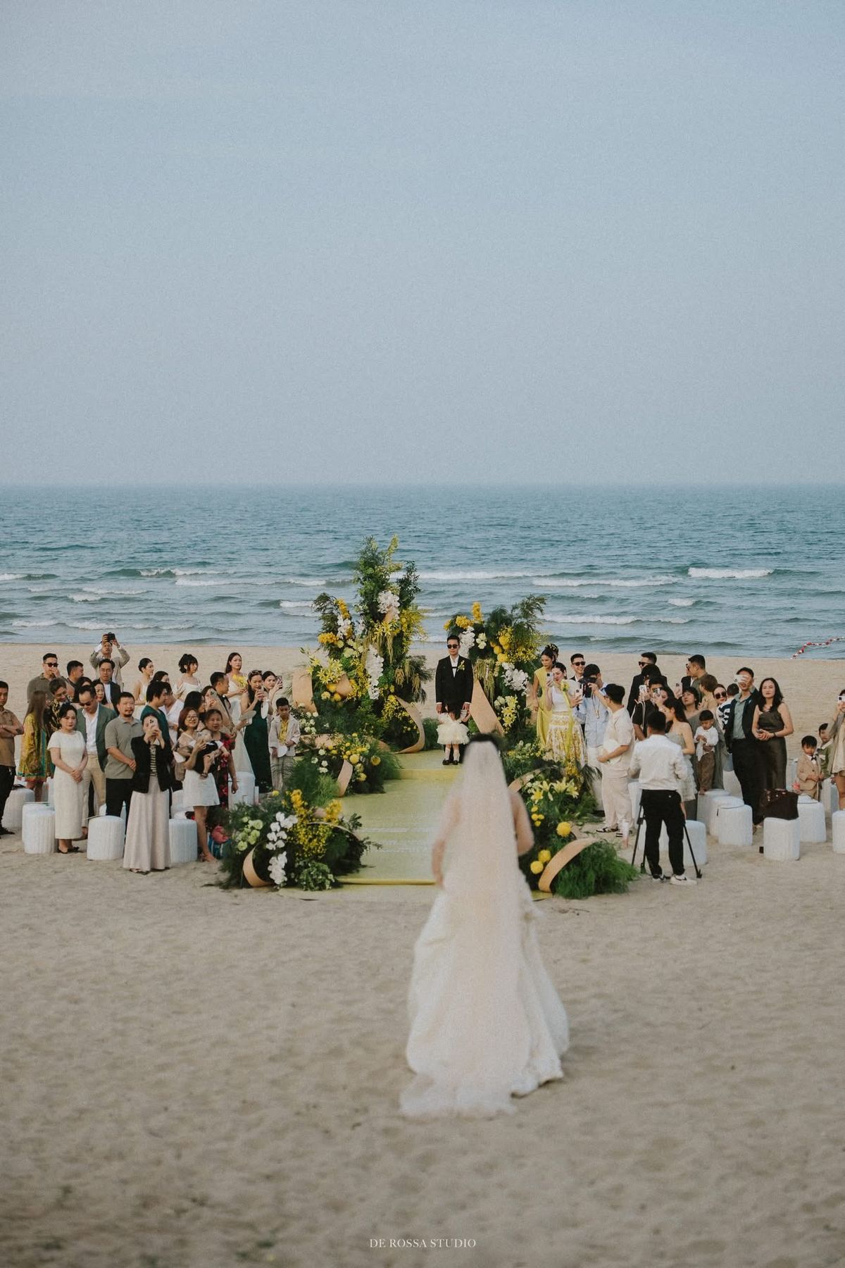 dd784651f6a83e0d825a995e5a8c02d6 - Đám cưới Bãi biển - C'est La Vie