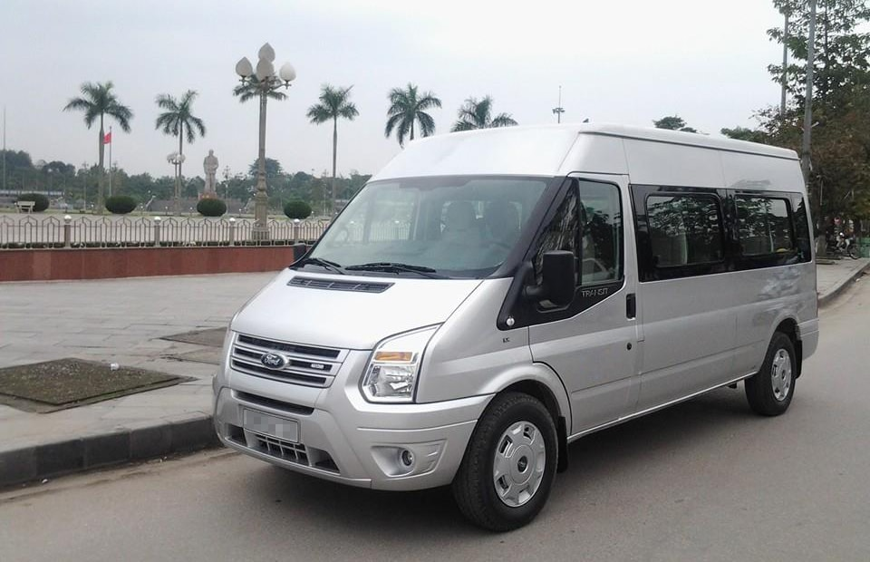 dich-vu-cho-thue-16-cho-tai-hue - Xe 7 Chỗ & 16 Chỗ Đưa Đón Khách Đám Cưới Tại Đà Nẵng - C'est La Vie