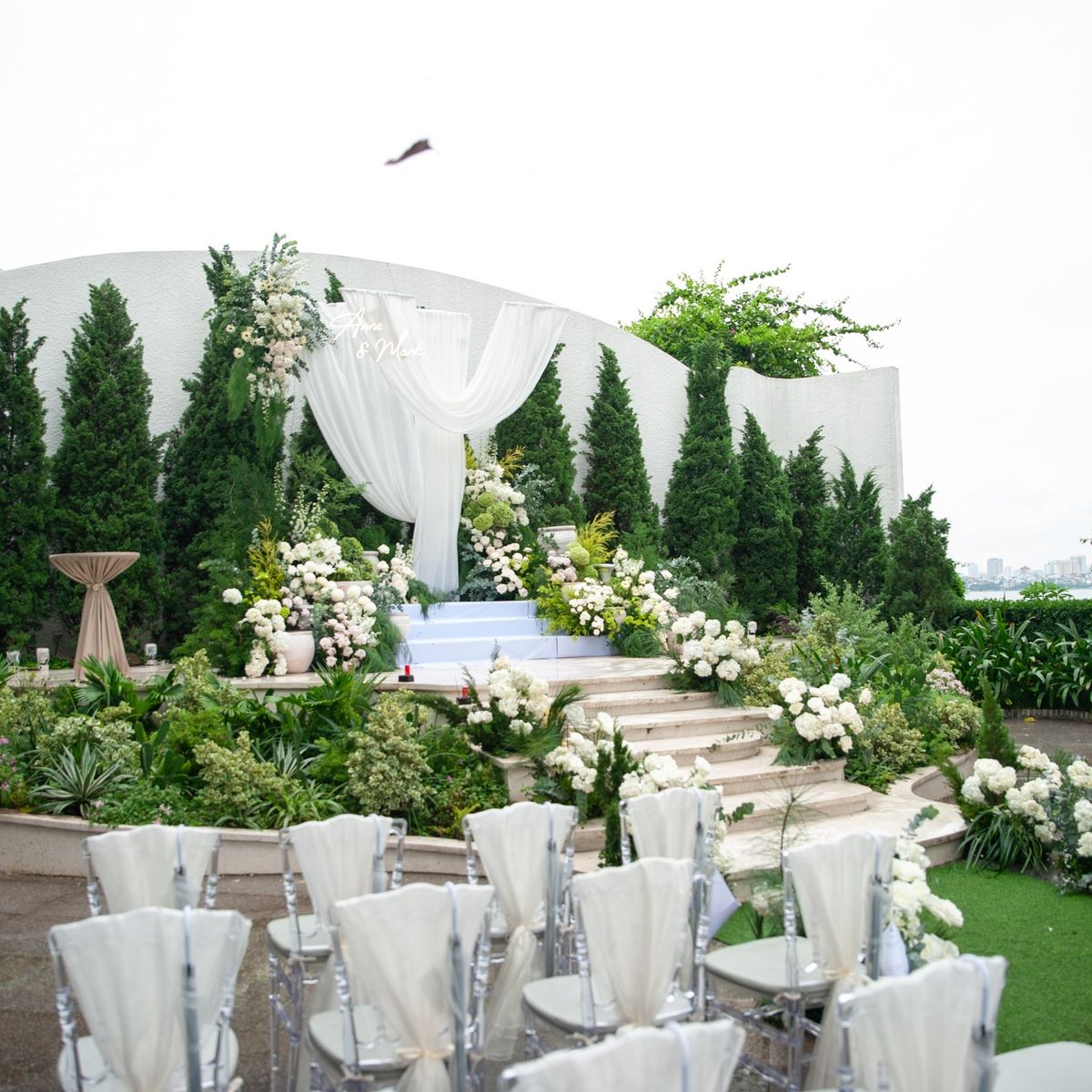 fa0ed426ca585f67f89961c828e3ff7e - Đám Cưới Ngoài Trời & Garden Đà Nẵng — Trang Trí Bohemian & Tiệc Vườn - C'est La Vie