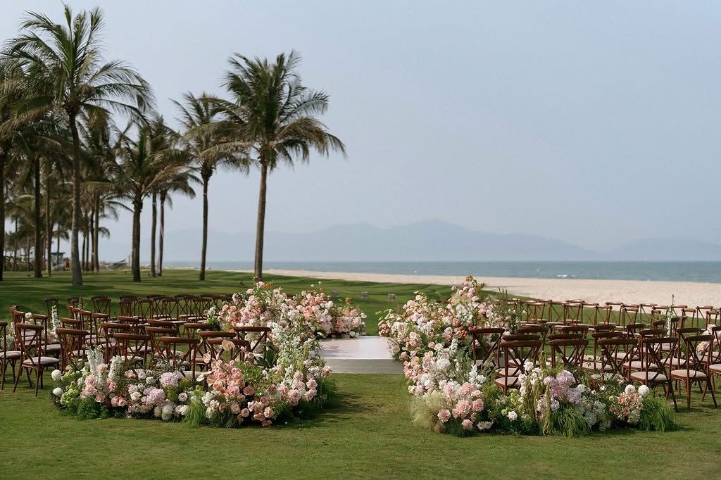253a83ab6bdd905992c924eb74a34a6a - Trang Trí Đám Cưới Hội An – Lễ Đường, Tiệc & Concept Trọn Gói - C'est La Vie